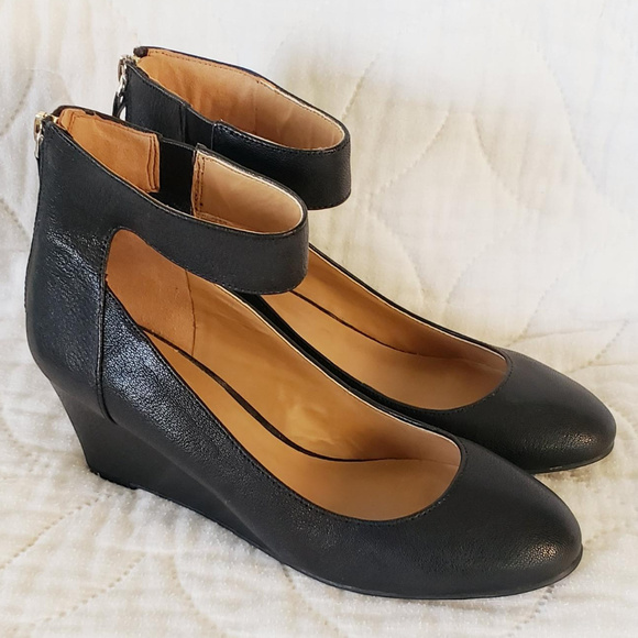 Nine West ankle strap wedge heels - Picture 2 of 8